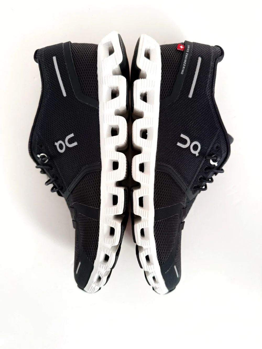 ON RUNNING BLACK WHITE CLOUD 5 ELASTIC LACES SNEAKERS SHOES